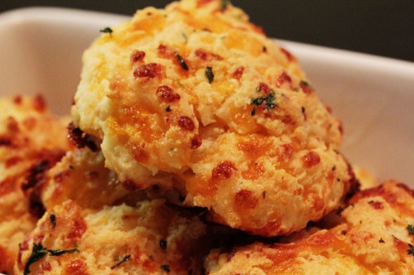 cheddar biscuits (red lobster style)