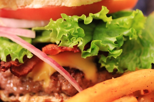 Classic All American Bacon Cheeseburger & Garlic Fries