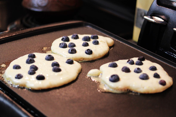 Blueberry & Lemon Buttermilk Pancakes