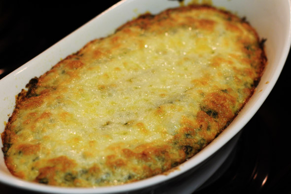 Hot Cheesy Spinach & Artichoke Dip