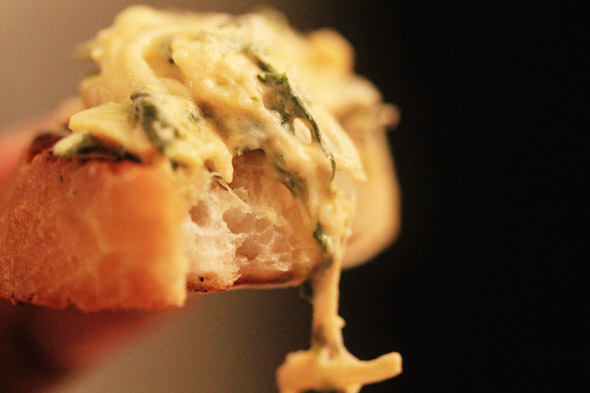 Hot Cheesy Spinach & Artichoke Dip