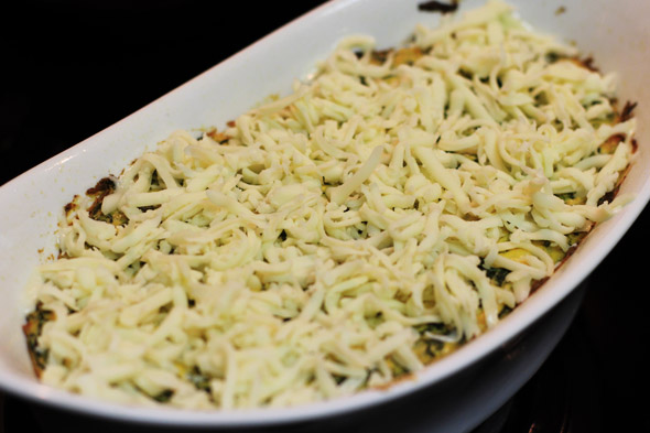 Hot Cheesy Spinach & Artichoke Dip