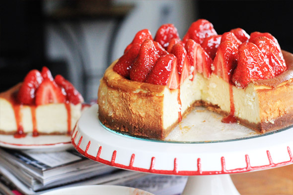 Vanilla Bean Cheesecake with Fresh Strawberries