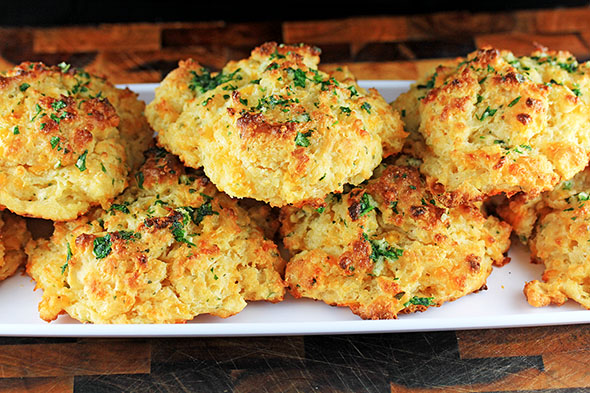 Garlic & Herb Cheddar Bae Biscuits