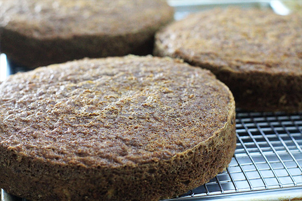 after about 30 minutes, I took the cakes out and let them cool on a rack. 