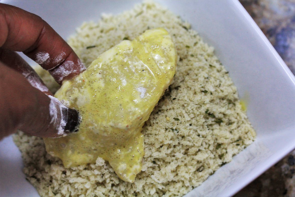 and it gets even messier. finally, coat the flour'y/eggy fish into the seasoned panko. coating it thoroughly. 