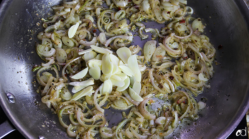 sliced garlic cooking