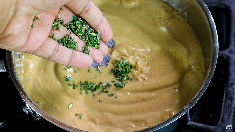 Roasted Garlic Cauliflower Soup