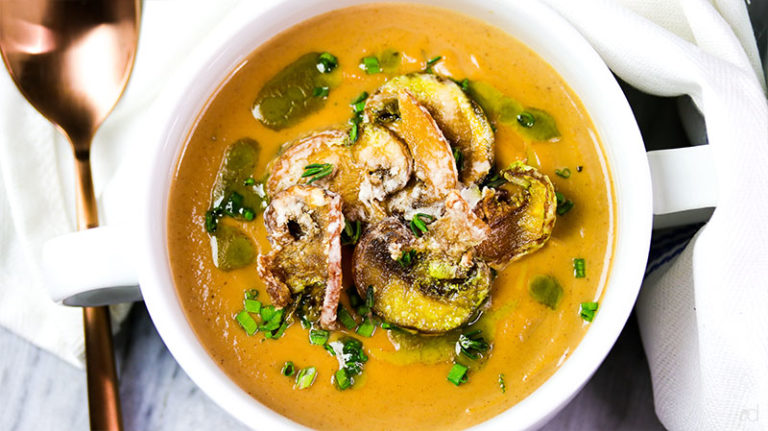 Roasted Garlic Cauliflower Soup
