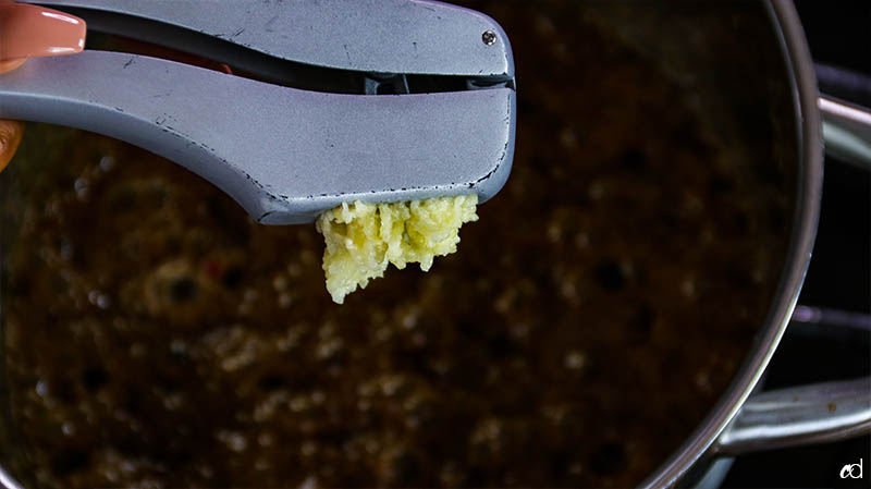 adding garlic to savory caramel